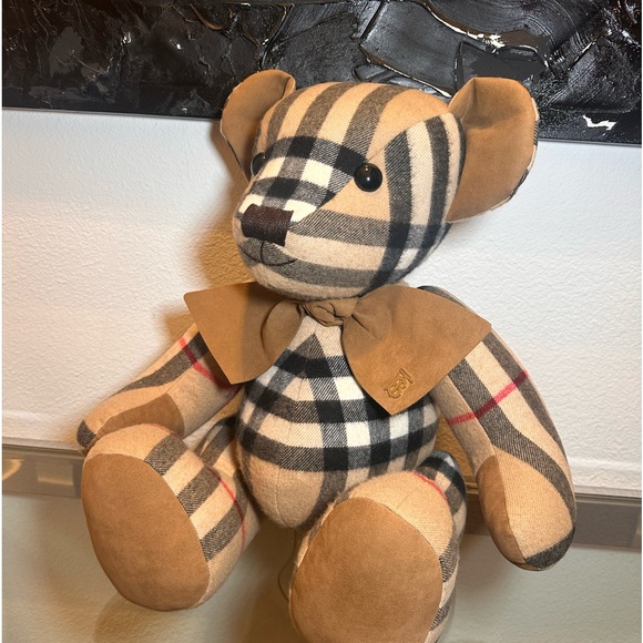 NewBURBERRY Thomas Bear Large Cashmere Item Number 80651931 Regular Price $3,490 - Picture 7 of 13